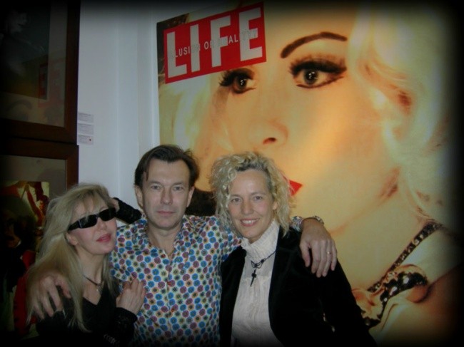 TD at his exhibit with Ellen von Unwerth 